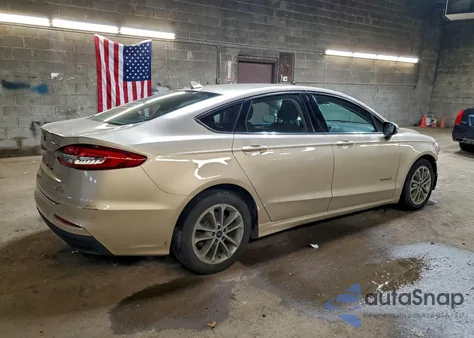 2019 Ford Fusion Se z USA, uszkodzony, nr VIN 3FA6P0LU2KR102705